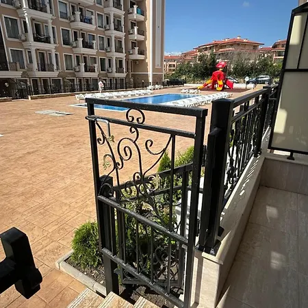 Polar Star 106 B In Saint Vlas 圣弗拉斯